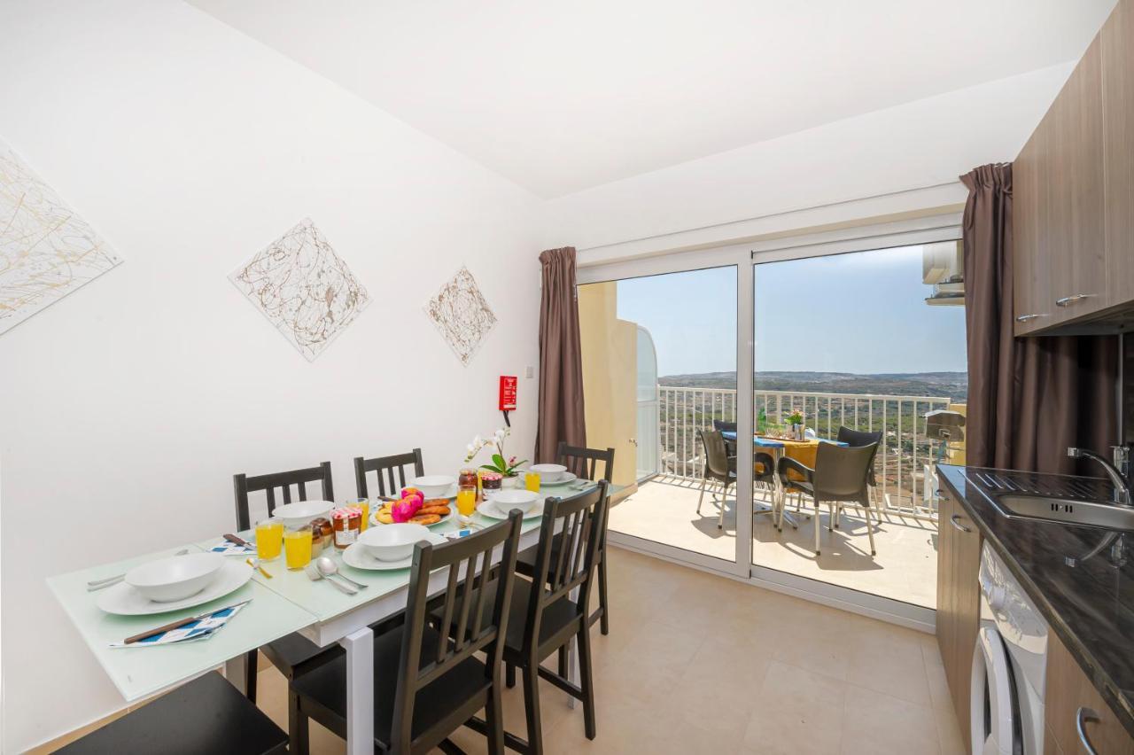 Summer Breeze Apartment With Panoramic Terrace - By Getawaysmalta Mellieha Exterior photo