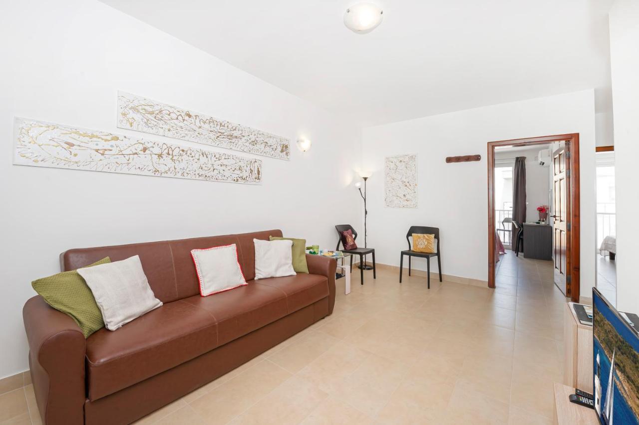 Summer Breeze Apartment With Panoramic Terrace - By Getawaysmalta Mellieha Exterior photo